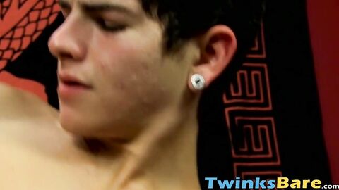 Tattooed twink Clayton Summers bareback banging cute gay