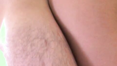 Amateur teen pleasing her boyfriend with cowgirl banging