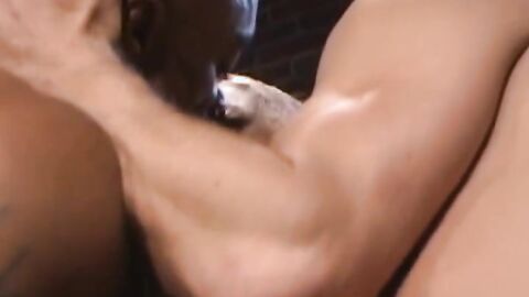 Jasper has an asshole that has been thru the boxing ring a few times, and under Simon