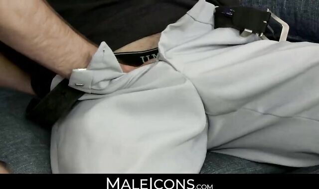 MaleIcons.com - Hottie James loves to bang Aaron's tight ass after a hot and intense