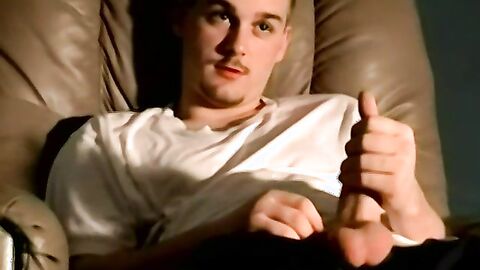 Pale amateur dude has insane skills when masturbating solo