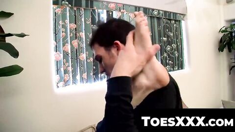 ToesXXX.com - Foot loving dudes start with tasty cock sucking and more in gay foot fe