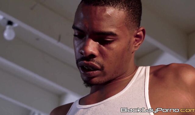 Mack Daddy slips his monster BBC deep into Unlimited Creamz and creampies him