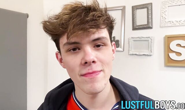 Sexy twink Jack Davis enjoys dick sucking party with his orgy mates