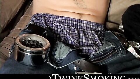 Handsome Chain let horny Marke sucks and jerks his cock while smokin his marlboro