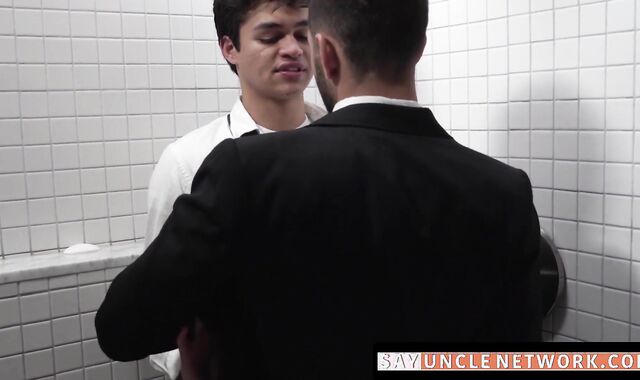 SayUncleNetwork.com - Two Mormon twinks raw fuck secretly in the bathroom