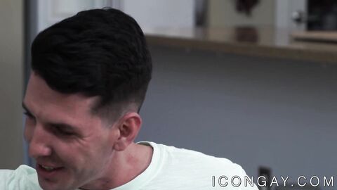 Muscular stud Billy Santoro squeezes homo cock with asshole