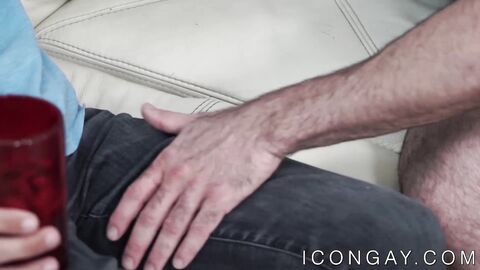 Muscular stud Billy Santoro squeezes homo cock with asshole