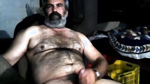 Big-Cock Greek Daddy Plays Solo