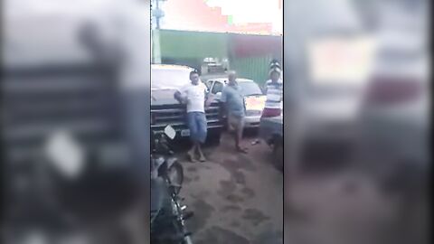 Mecânico Leva Dedada no Cu - Amador Latino