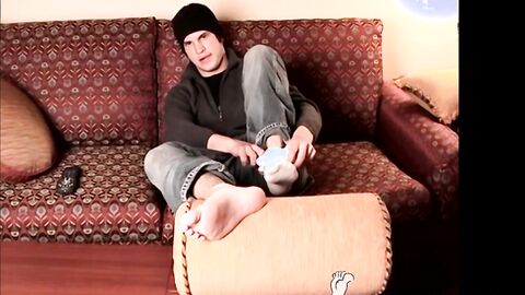Young Tyson makes his feet twitch and toes curl while wanking his dick