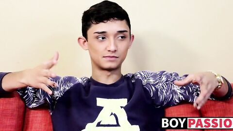 Twink shows off his ass and cock and masturbates