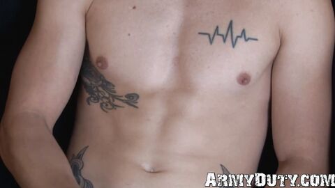 Army newcomer Austin solo anal plays and masturbates