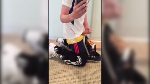 Twink Handjob Amateur Video - Sehr Geil