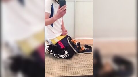 Twink Handjob Amateur Video - Sehr Geil