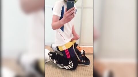 Twink Handjob Amateur Video - Sehr Geil