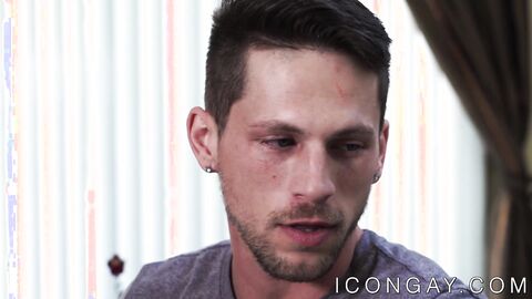 Young twink homo offers his ass to a muscular jock