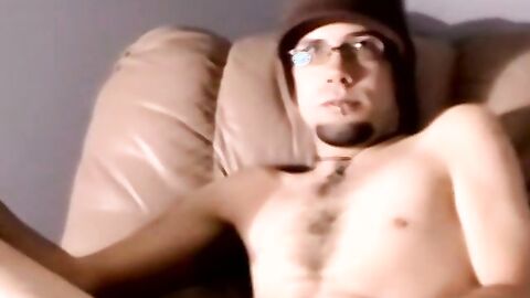 Young amateur with glasses sucked by mature old homosexual
