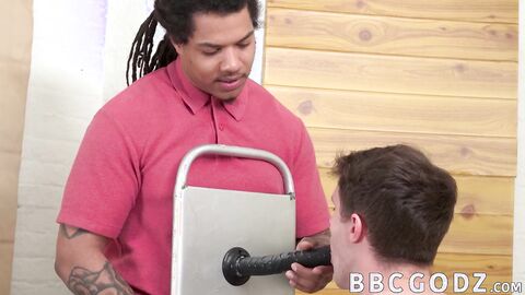 Stud Maxx Monroe fucked bareback by maledom Floyd Johnson