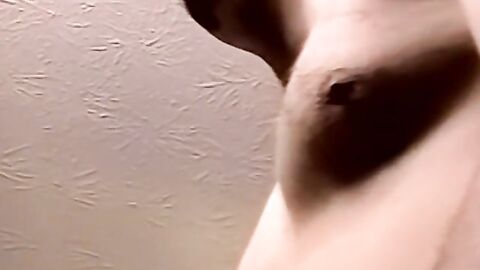 Real amateur homo gets a blowjob until shooting a cumload