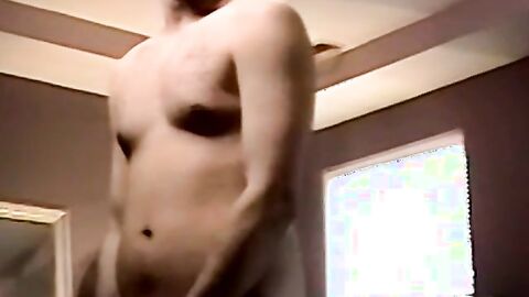 Real amateur homo gets a blowjob until shooting a cumload