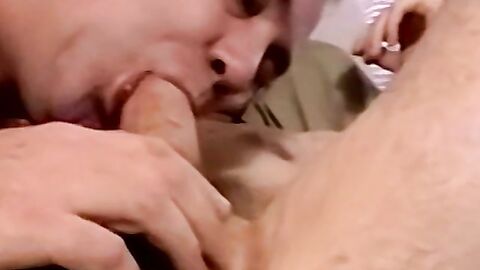Real amateur homo gets a blowjob until shooting a cumload