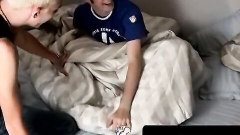 ToesXXX.com - Twink foot worship freaky play in the tub and bed