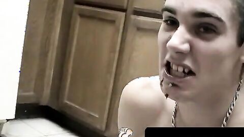 ToesXXX.com - Butt buddies' dirty feet worship in the kitchen