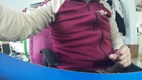 Big-Cock Bear Masturbating on Webcam