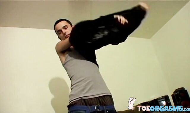 Bad dude Wiley shares his big hairy straight boy dick with his fans