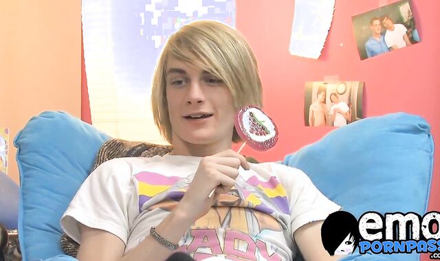 Young emos Aidan Chase and Preston Andrews have anal sex