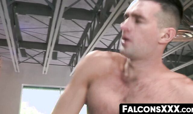 FalconsXXX.com - Handsome homosexual delivers a deepthroat and raw anal slamming