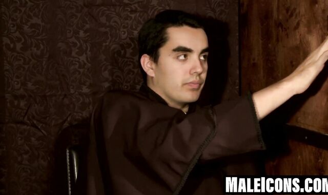 MaleIcons.com - Bearded Tommy Defendi consoles me with barebacking