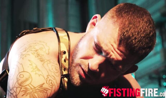 Bear muscle Drew Valentino destroys Tryp Bates hairy hole