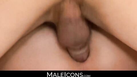 MaleIcons.com - Ian Levine's room encounter with Rodney Steele leads to an intense an