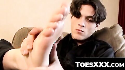 ToesXXX.com - Skinny twink's foot massage and huge dick cum play
