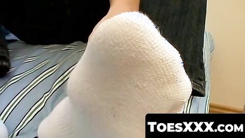 ToesXXX.com - Puppy's foot play and cumshot with a twist