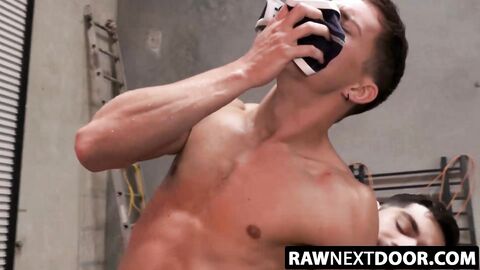 RawNextDoor.com - Leeroy Jones' sweaty fucking session