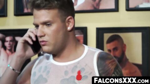 FalconsXXX.com - Muscular hunk rimming stud's tight hole before a raw anal fuck sessi