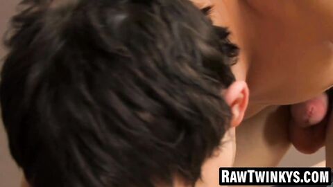 RawTwinkys.com - Obedient hotel staff Sean Mann fucked by Andy Kay