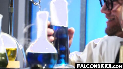 FalconsXXX.com - Horny muscular hunks sucking another man's huge hard dick in a group