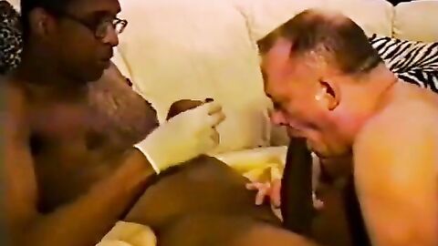 Big Dick Blowjob: White Daddy Sucks Mr. 18 Inches