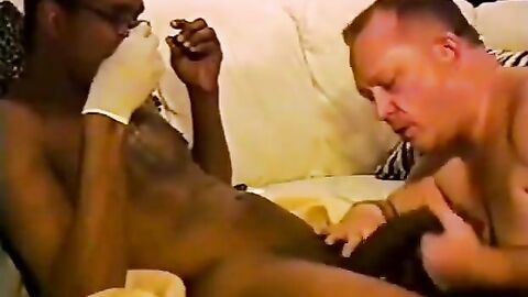 Big Dick Blowjob: White Daddy Sucks Mr. 18 Inches