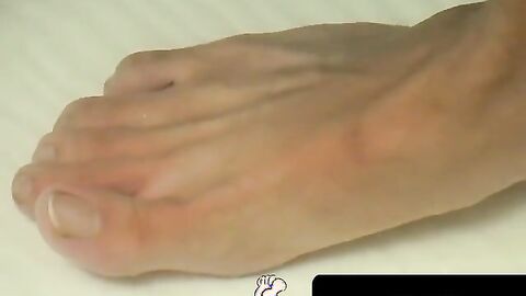 ToesXXX.com - Lonely stud's toe and foot worship with a happy ending