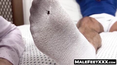 MaleFeetXXX.com - Muscular AJ Stud's tired, sweaty feet revived by a
