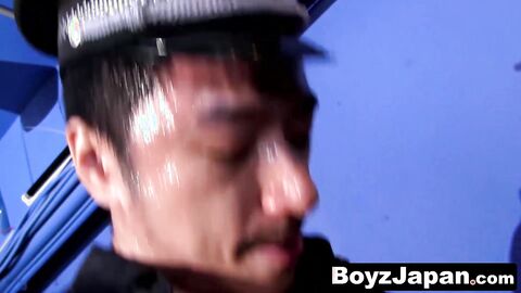 BoyzJapan.com - Horny cop Duncan Ku interrogates and fucks caged prisoner Bird