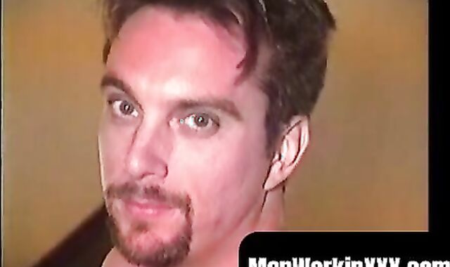MenWorkinXXX.com - Hot hunk grips his massive long sword for intense solo play