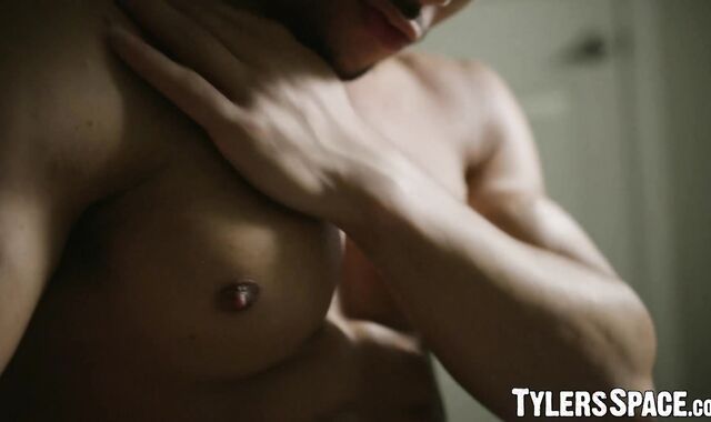 Jock jerking off solo with his chiseled 6 pack abs showing