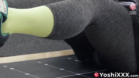 Yoshi Kawasaki works out while having a butt plug in his tight asshole