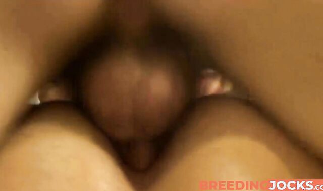 Twink Cody Smith has the best day of his life while hung Delvie Baptiste breeds him